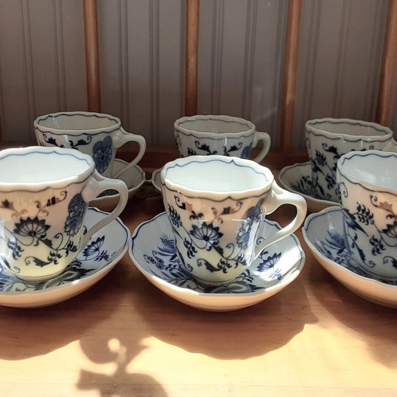 Blue Danube tea cups and saucers ser of 6 - Picture 2 of 7